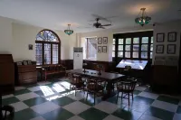 Yanguan Chaolezhicheng Baoren Apartment Hotels in Haining