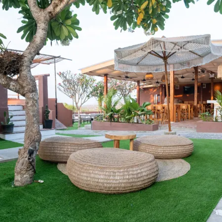 Mad Monkey Nusa Lembongan