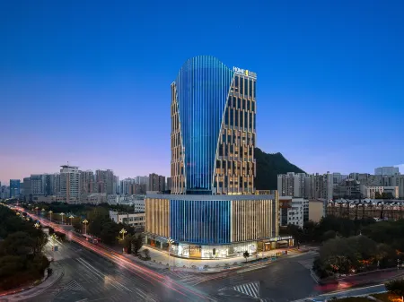 Home2 Suites by Hilton Xingyi Jushan Plaza Отели рядом с достопримечательностью «Pingdong Square»
