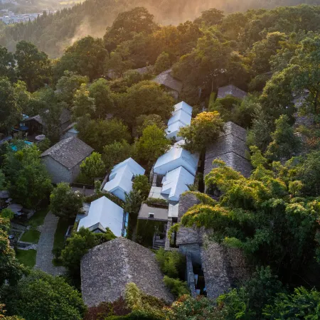 Jianglu Village Dawn Resort