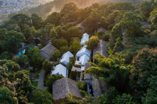 Jianglu Village Dawn Resort