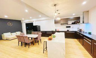 Spacious Private Villa Modern Style Near Beach