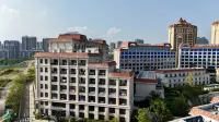 Long beach blue Hotels near Golden Beach