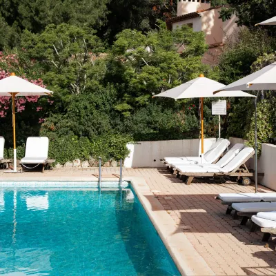 Hotel les Vergers de Saint Paul โรงแรมใกล้สนามชาร์ลส์ เอห์รมันน์