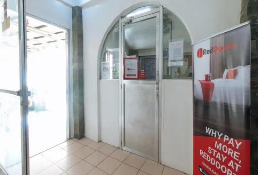 RedDoorz Plus @ Lagoon Resort Zambales Избранное Photos