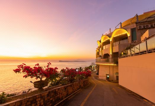 2. 실버 비치 오션..