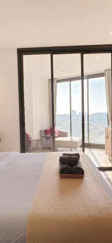 ห้องสวีทวิวทะเลชั้นสูงที่อยู่อาศัยสะดวก