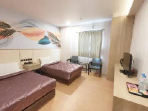 Royal Business Hotel Hotels near Ci'entang