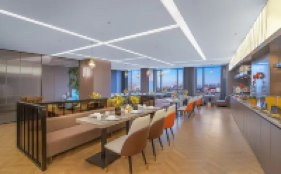 Ease Hotel · Zhi (Xiping, Zhumadian)