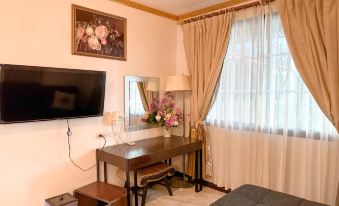 Chiangmai Lanna &  Modern Loft Hotel