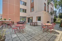 Hôtel Cinépole - Proche Paris Các khách sạn ở Saint-Maur-des-Fosses