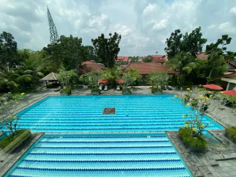 Grand Zuri Duri Hotel