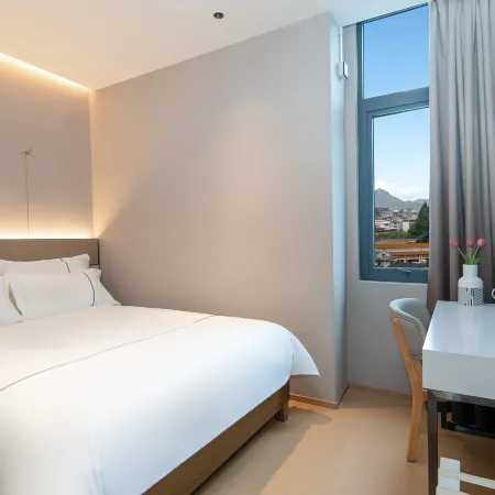 Jinyuan Huasheng Hotel