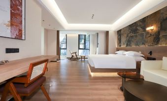 Luanchuan Tianhui Guanshan Hotel (Laojun Mountain Fenghuang Tianjie)