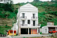 Roadsidevilla's Hotels in 