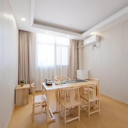 Naisi Smart Hotel (Jiangyin Bund Subway Station)