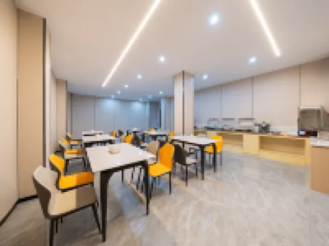 Ritzi-Carlman Hotel (Puning Plaza Wantaihui Shopping Center) Hotels in Puning