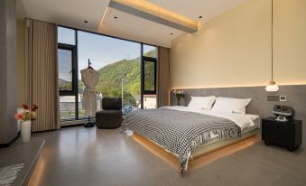 Scenic View around the Mountains and Starry Sky Resort