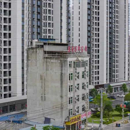 Ruijin Dongsheng Wan Hong Hotel