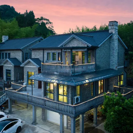 Tonglu Mountain Pillow Bamboo Oxygen Homestay Отели рядом с достопримечательностью «Shanhuling»