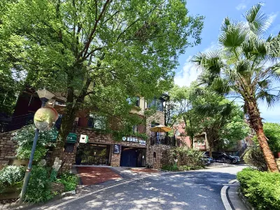 森林拾光·度假別墅飯店（東江湖景區店） 小東江觀霧棧道附近的飯店