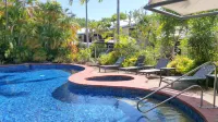 Mango Tree Holiday Apartments - Beach