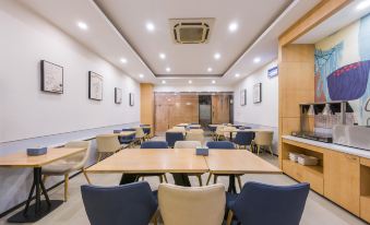 HanTing Hotel (Shanghai Waigaoqiao Free Trade Zone Jingao Road)