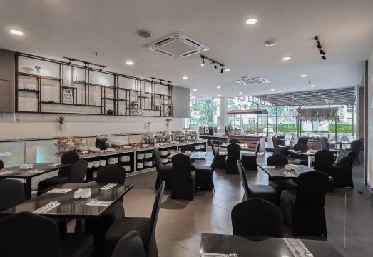 1. 아만사리 호텔 ..