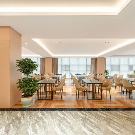 Vincher Cloud Nest Hotel