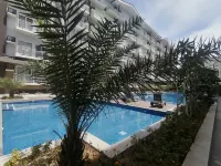 Condo Azur Suites A731 Amani, 5mins Airport, Netflix, Stylish, Cozy Luxurious Swimming Pool - สระว่ายน้ำแบบอินฟินิตี้