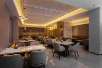 錫林浩特中盛嘉商務飯店 - 停車場