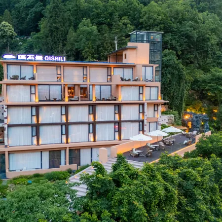 Zhangjiajie Qishi Li Cave Homestay (National Forest Park Flagship Store)