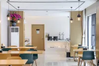 City Comfort Inn Hotel (Yichang Zigui Sanxia Yimin Museum)