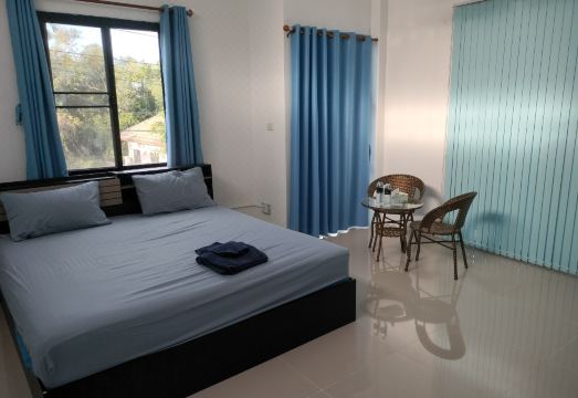 Den Nest Guest House Hotel Overview