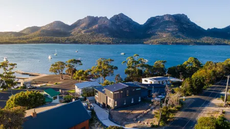 Freycinet on the Bay