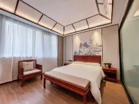 Manting Light Luxury Hotel