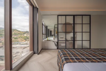 Orange Luxury Hotel (Chongqing Zhongxian Wanda Plaza Branch)