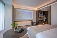 The Green Hidden Wanjia Hui Resort Hotel (Shaoxing Lu Xun's Hometown Cangqiao Zhijie Store)