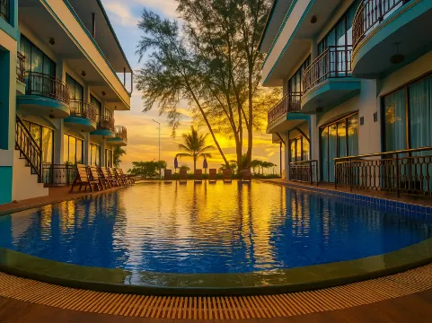 In On The Beach Hotel - Karon Beach