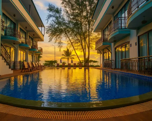 In on the Beach Hotel カロン・ナイト・マーケット周辺のホテル