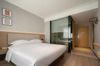 Yiduo Hotel (Binyang Liwo Plaza Fenghuanghu Park Branch) - พร้อมระเบียง