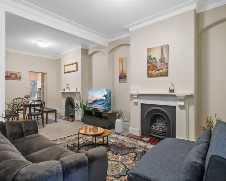 Fancy ICC & Darling Harbour 4Br House with Garage 歐緹莫酒店