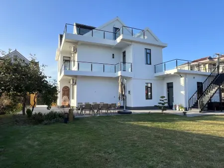 Floral Hotel · Chongming Yueting, Time Village Hotel (Xijiagang Branch)