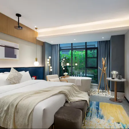 Changsha Lanyue Hotel (Wuyi Square IFS International Financial Center)