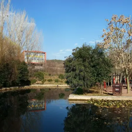 Yijiu Hotel (Linzhou Bus Station Hongqiqu Square)