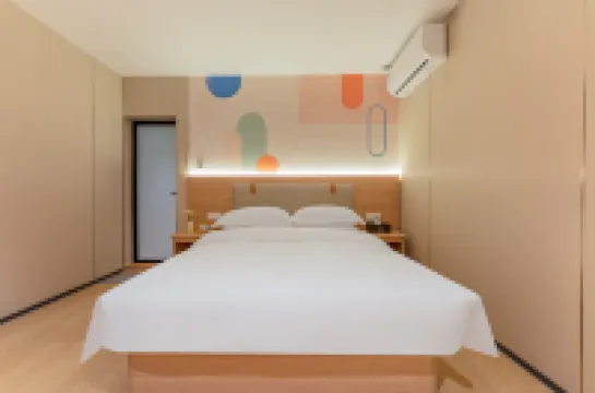 潮悅美宿（鶴山一滙新天地店）