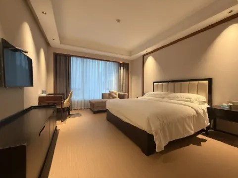 Tianyi International Hotel (Zhongshan Tanzhou Commercial Center)