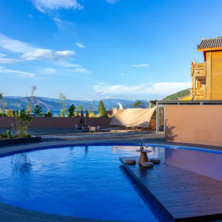 Lugu Lake Luzhixu Hotel (Sanjiacun Wharf Store)