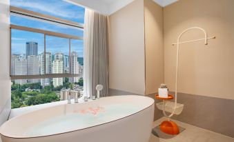 Shuangqi Garden Hotel (Kunming South High-Speed Railway Station Yunnan Normal University)