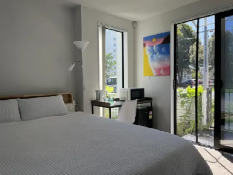 Modern Private Studio Auckland-Private Entrance-Free Parking-Near CBD Hotels near Mount Smart Stadium